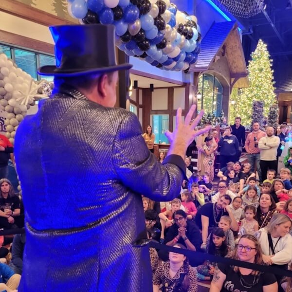 Magic Dave event photo: Great Wolf 3